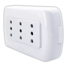 Enchufe hembra triple sobreponer